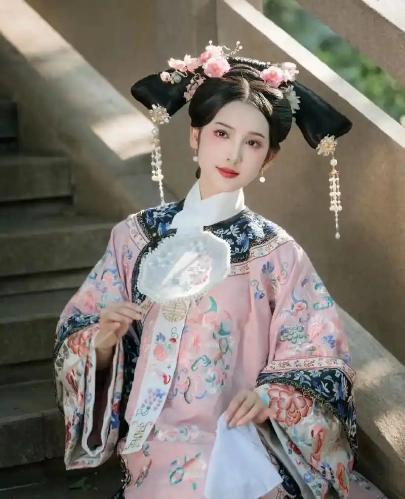 满族格格.#人气写真馆推荐 #藏服写真的正确打开方式 #少数 - 抖音