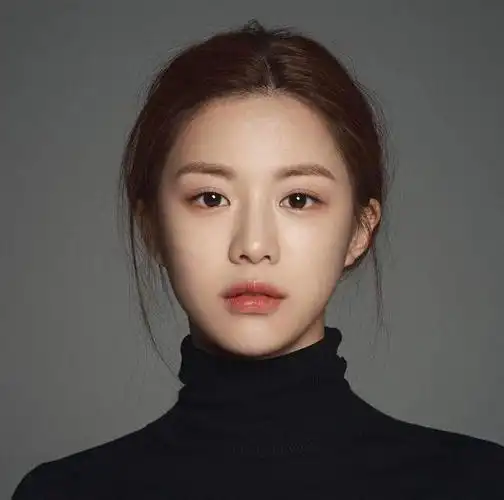 常见的七种鼻型,水滴鼻精致,朝天鼻很难看,塌鼻子不美观 - 鼻孔大鼻子