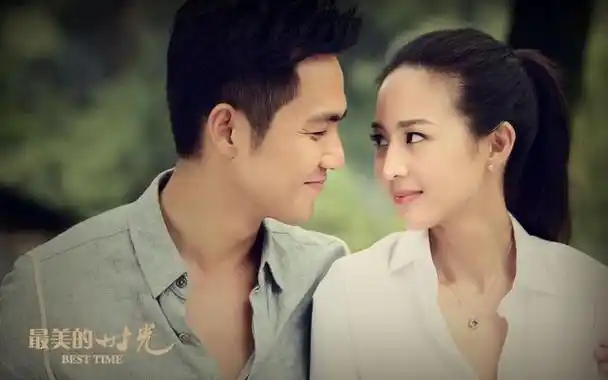 《最美的时光》中的两个主要角色,由张钧甯和贾乃亮分别扮演