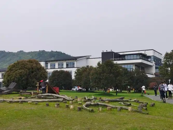 小游长兴开元芳草地乡村酒店