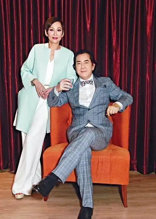 大方承认:老婆也知情前段时间消失已久的黄秋生却突然露面了,不过却不