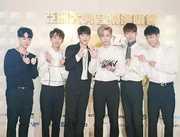 组合boyfriend在台荣获"大势男子组合奖"