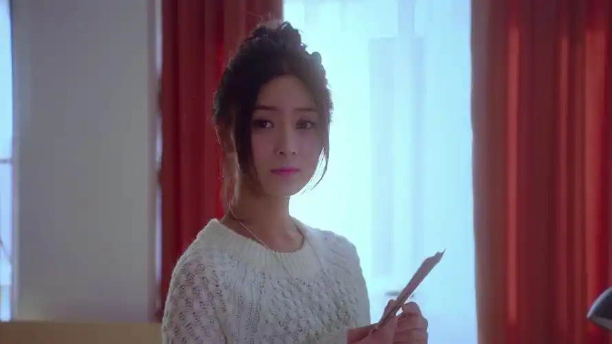 p>张维娜,原名张娜,1990年6月22日出生于湖北省武汉市,中国内地女