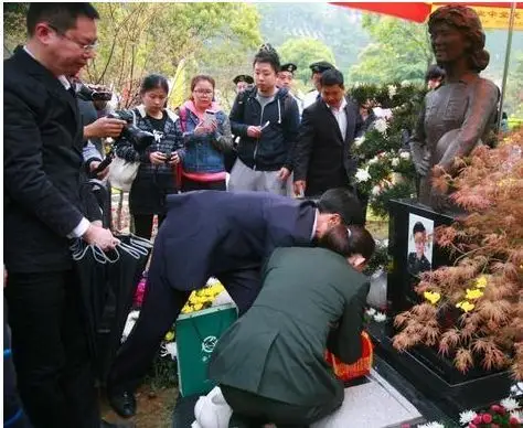 女排拼命三郎陈招娣去世墓地让人感慨张蓉芳孙晋芳悼念