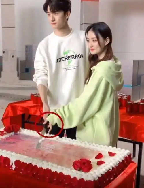 避没避嫌很明显_时候_距离_男朋友