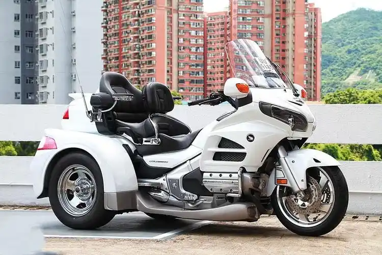 进口本田金翼gl1800cc长途旅行巡航正三轮六缸电喷水冷重机摩托车