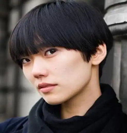 方脸可以剪短发吗?-图1