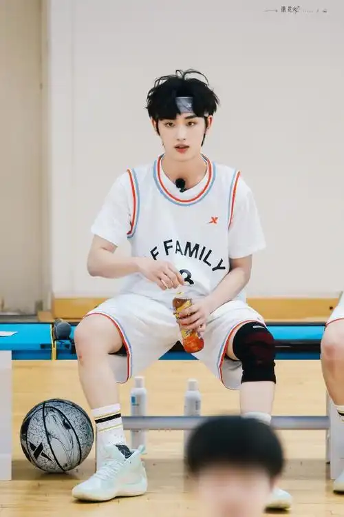 丁程鑫夏季运动会饭拍