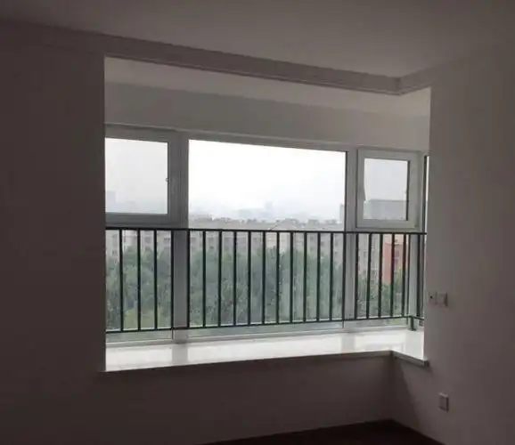 飘窗是打是留?为这事表姐家闹的不可开交,装修老司机三招解决了问题