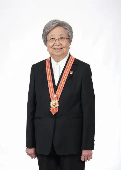 新中国第一代劳模黄宝妹:一辈子为民纺纱