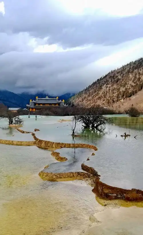2019年11月12日四川阿坝藏族羌族自治州松潘县黄龙景区
