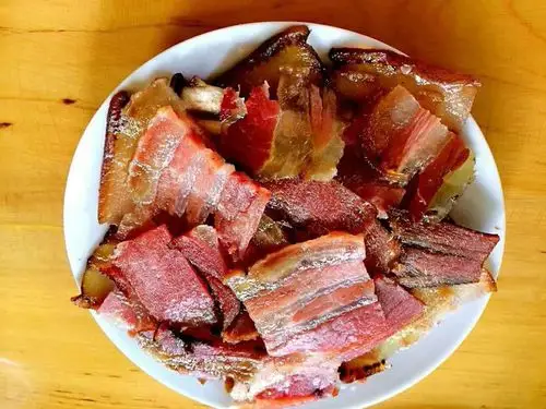 腊肉成长记,贵州农村正宗腊肉,腊香满口,熏香扑鼻