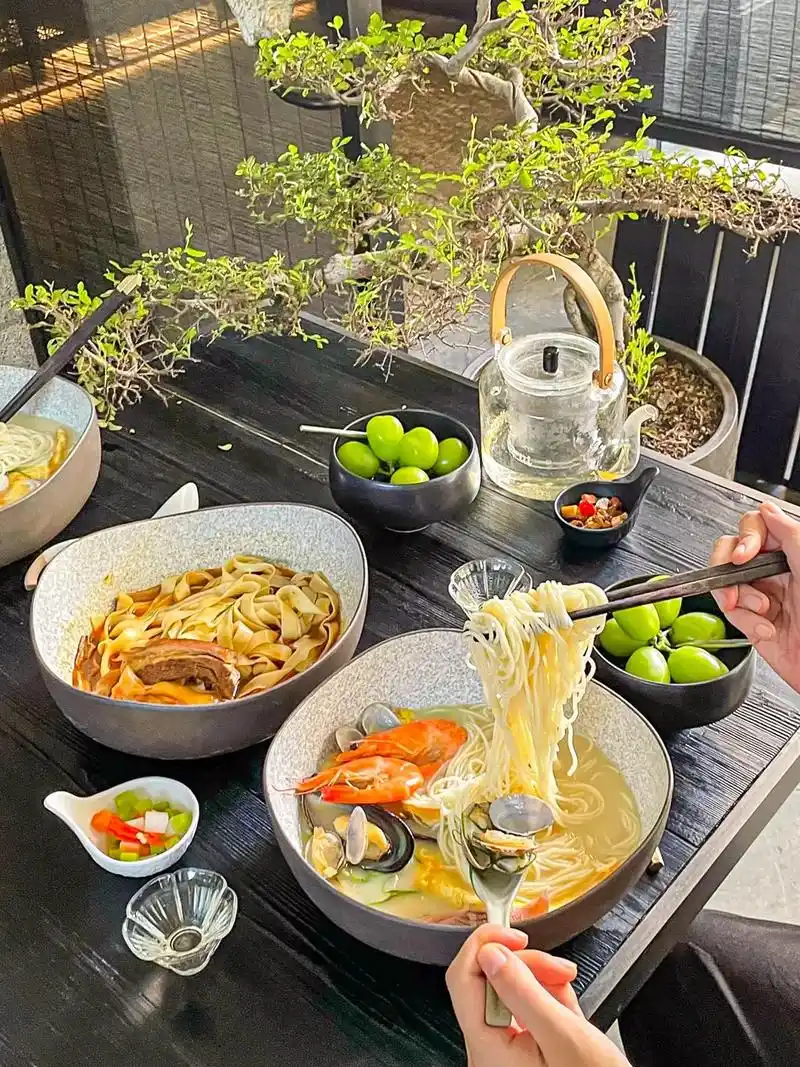 成都南门精致面馆豪华海鲜面巨好吃