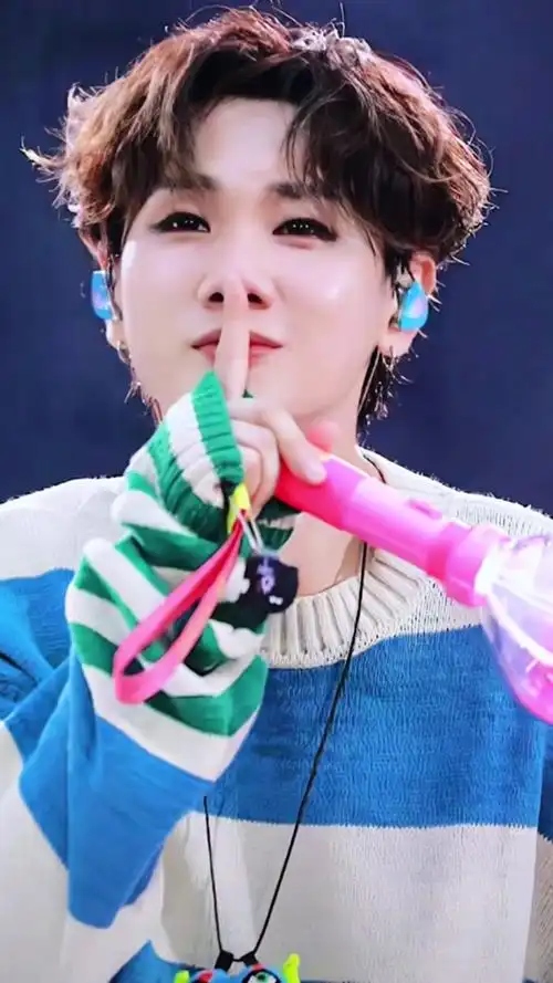 汪苏泷小星星抢拍壁纸 - 抖音