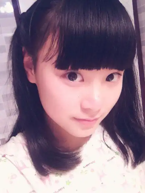 小孩照片可爱的女孩12岁左右