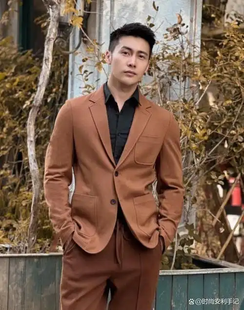 的是衣品和整体品位的展示,所以男人也不能缺少了对于外在打扮的重视