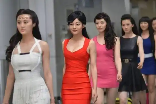 同演特种兵之火凤凰她因戏生情嫁父亲她成名后嫁人了