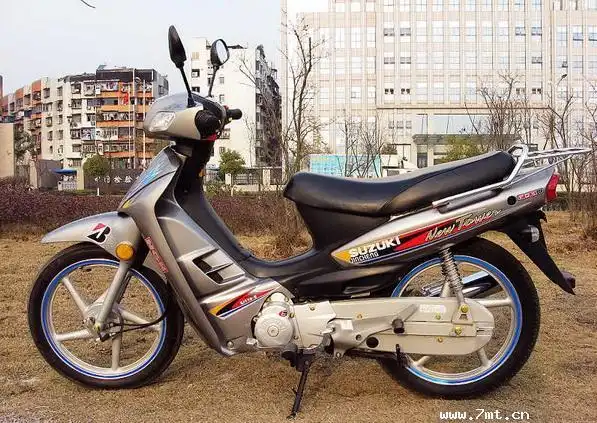 试驾感受:金城铃木新天润sj110-e,2008年5月购买,骑行7888公里,下坡的