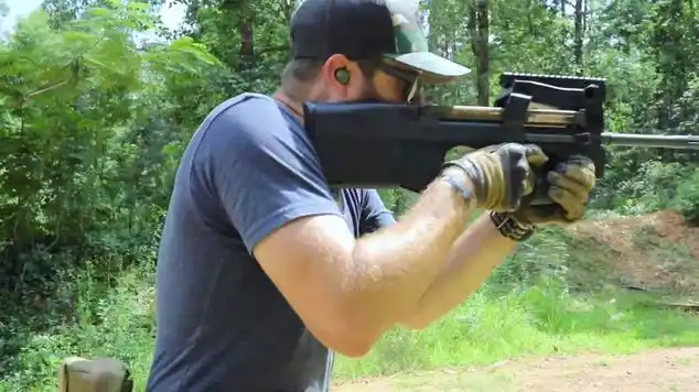 个人防卫武器:fn p90冲锋枪,弹匣加弹靶场射击测试|武器装备|军事武器