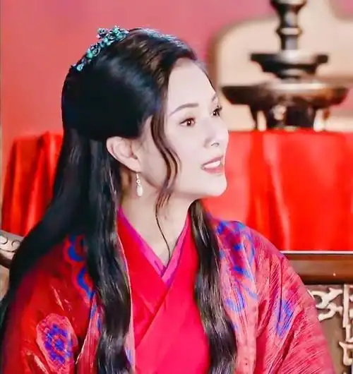 《斗破苍穹》李若彤红衣造型惊艳上线,依稀还是当年的小龙女!