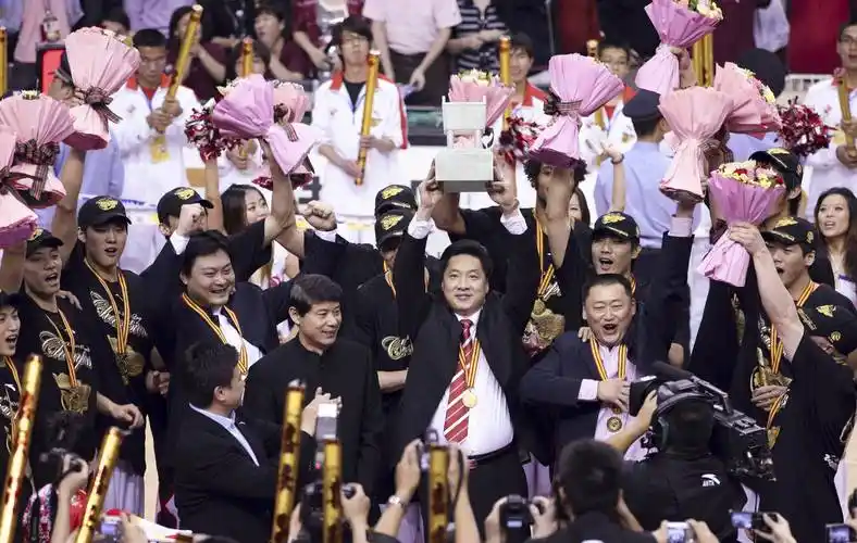 十冠王传奇的背后广东宏远冠军之路