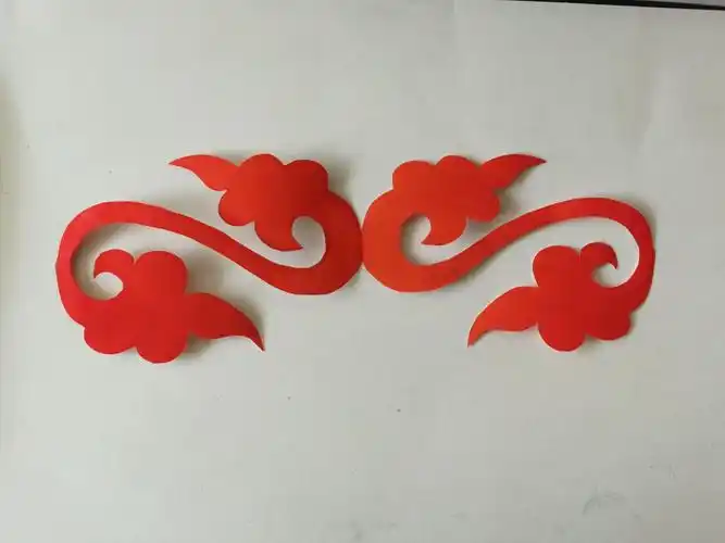 一二年级美术———剪纸《云勾纹》