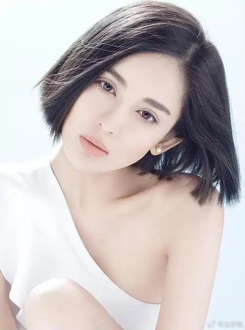 31岁古力娜扎魅力四射,一颦一笑太倾城!