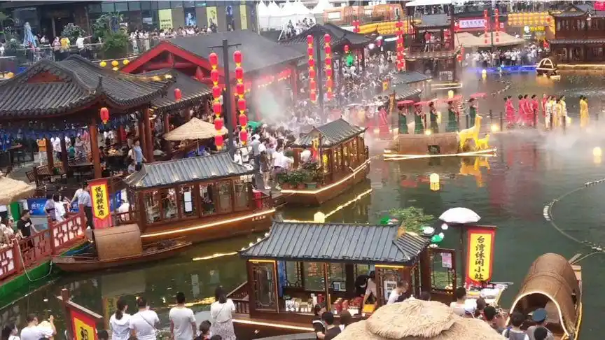 苏州夜昆山水上网红夜市,现场人山人海
