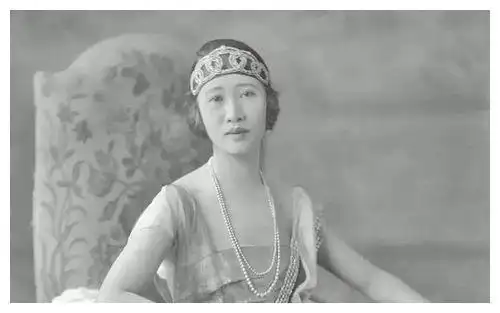 她是顾维钧第三任妻子出身名门精通6国语言年近60却被出轨