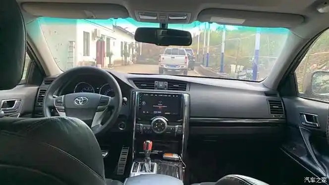 2011年上牌 一汽丰田风尚版锐志2.5v,指导价格25.