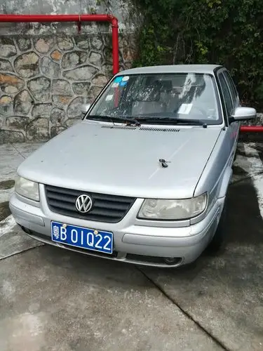 车类资产动态报价专场 > 标的详情  车牌号码:粤b01q22 车辆类型:轿车