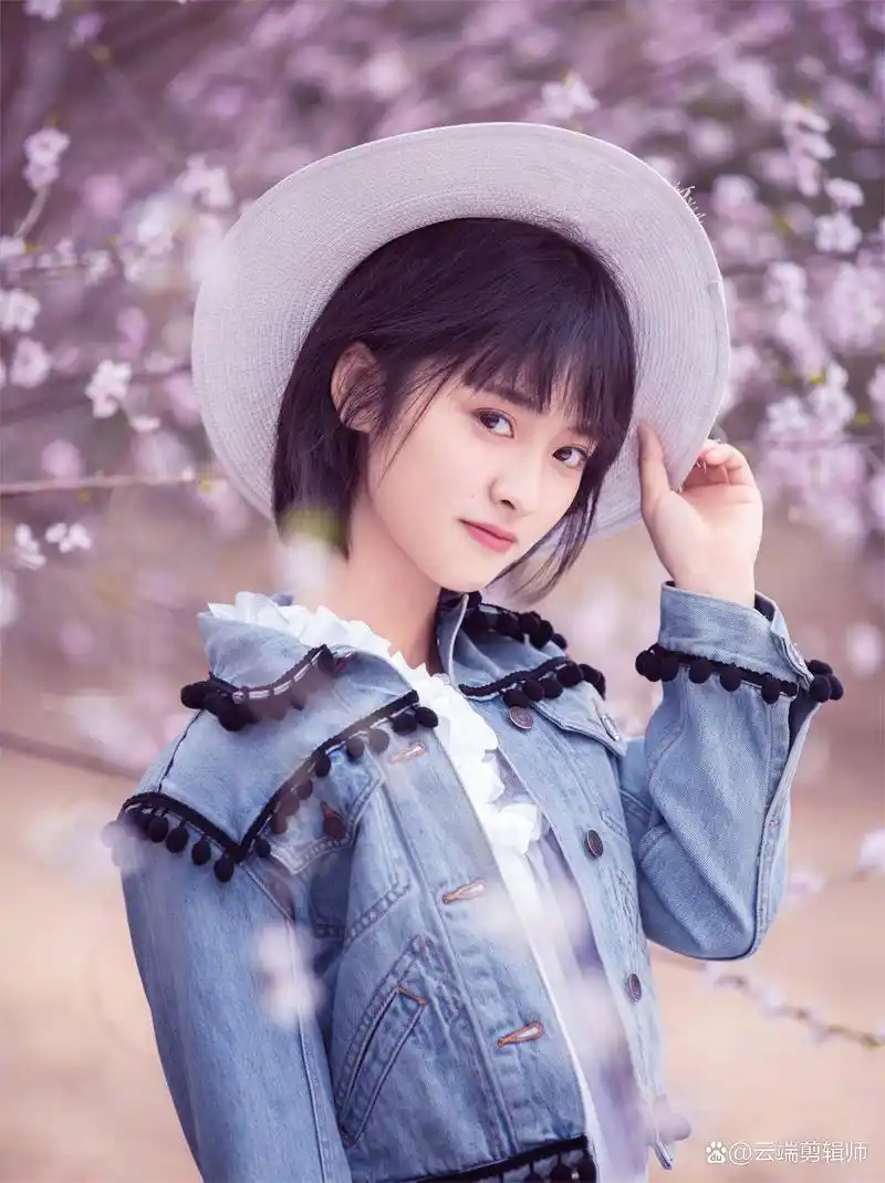 《无限超越班》中,沈月自曝入行第一部戏的片酬被偷,真的很心疼