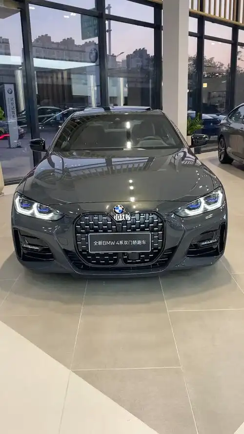 发个视频给你们参观一下,宝马4系430i耀夜双门碧玺灰,小灰灰下个月带