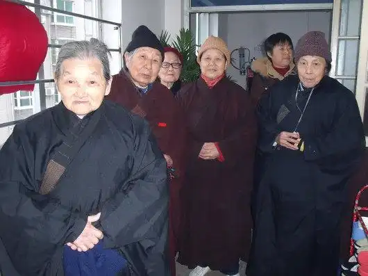 让生命躺在弥陀的怀里,安祥地离去
