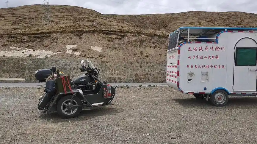 新藏线上遇到的纯徒步改装三轮车,向所有真正徒步的人们致敬!91