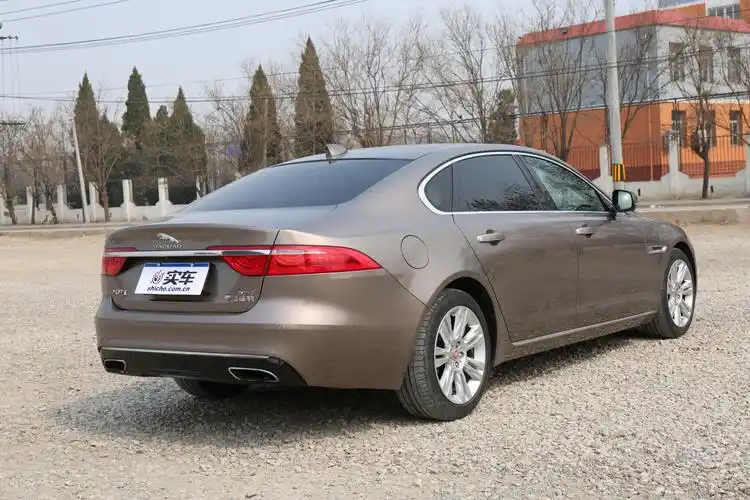 穿上国产西装的绅士 试驾奇瑞捷豹xfl