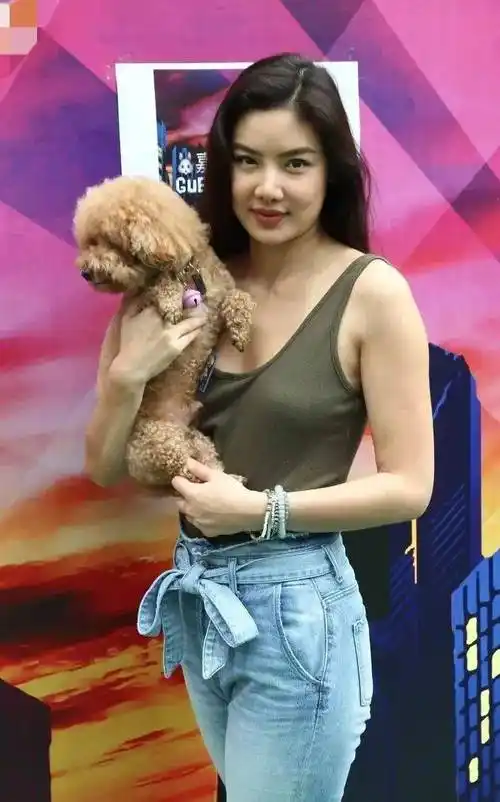 十年前被骂丑的她,怎么就成纯欲天花板了…_乐基儿_时候_骨架