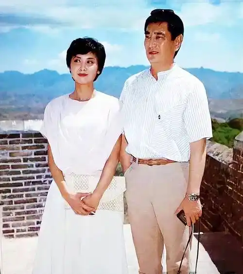 红极一时的朱琳:丈夫原是工人,当年的一个错误决定遗憾终生_工作_男友