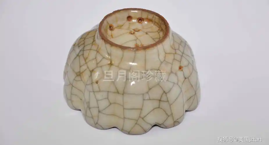 温酒煮茶听落花/旦月阁珍藏宋哥窑莲花式温碗