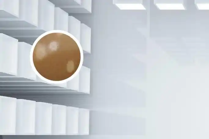 两个眼角长了两个对称白色斑点