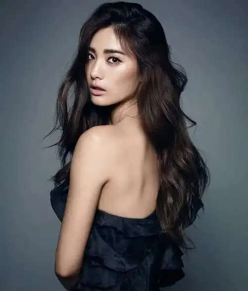 "世界第一美女"林珍娜有着一双109cm的大长腿,32岁的她状态极好充满