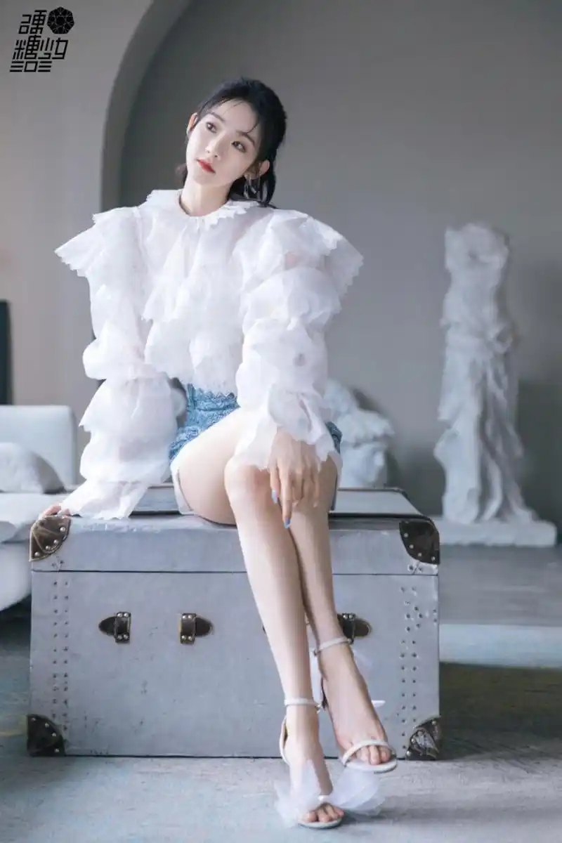 张艺凡  美腿玉足合集