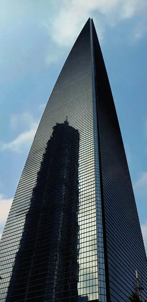 高耸入云的上海金融中心