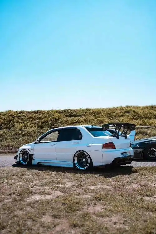 三菱 evo:气动避震加持,巅峰性能再升华