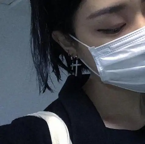 qq头像情侣黑白侧脸戴口罩 情侣头像图片大全 -【爱个性】