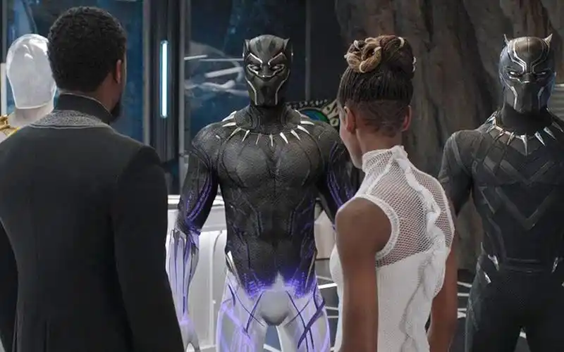 黑豹:有钱,有权就算了,关键是我的振金纳米战衣还那么帅!