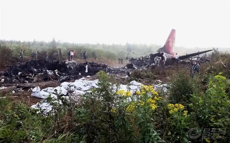 还原伊春空难生死7分钟:坠落时有人喊先救孩子