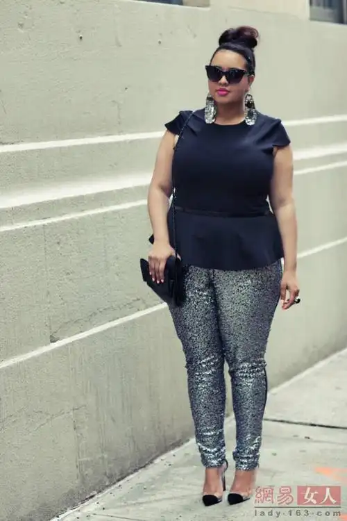 掀起了胖姑娘的时尚革命,谁会想到一个胖子穿过的比基尼能够销售一空