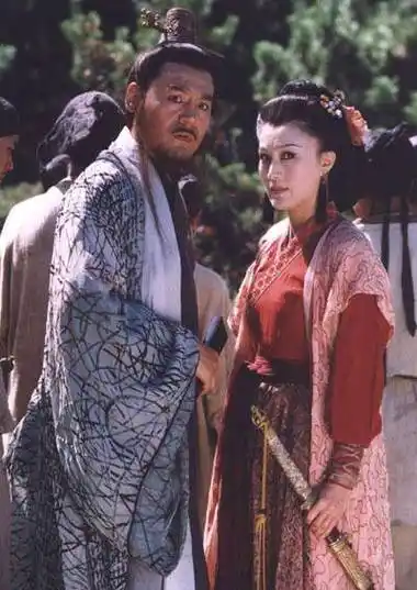 笑傲:岳不群和宁中则的年龄差竟然将近二十岁_年纪_林平之_岳灵珊