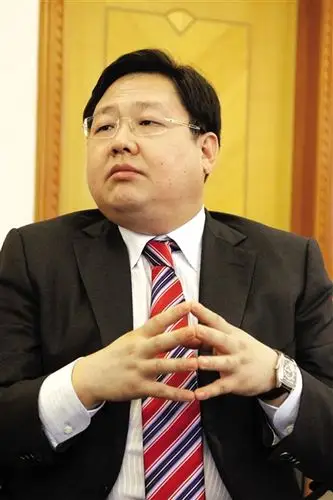 大连实德集团董事长徐明自3月15日与公司失去联系后,实德集团便陷入"